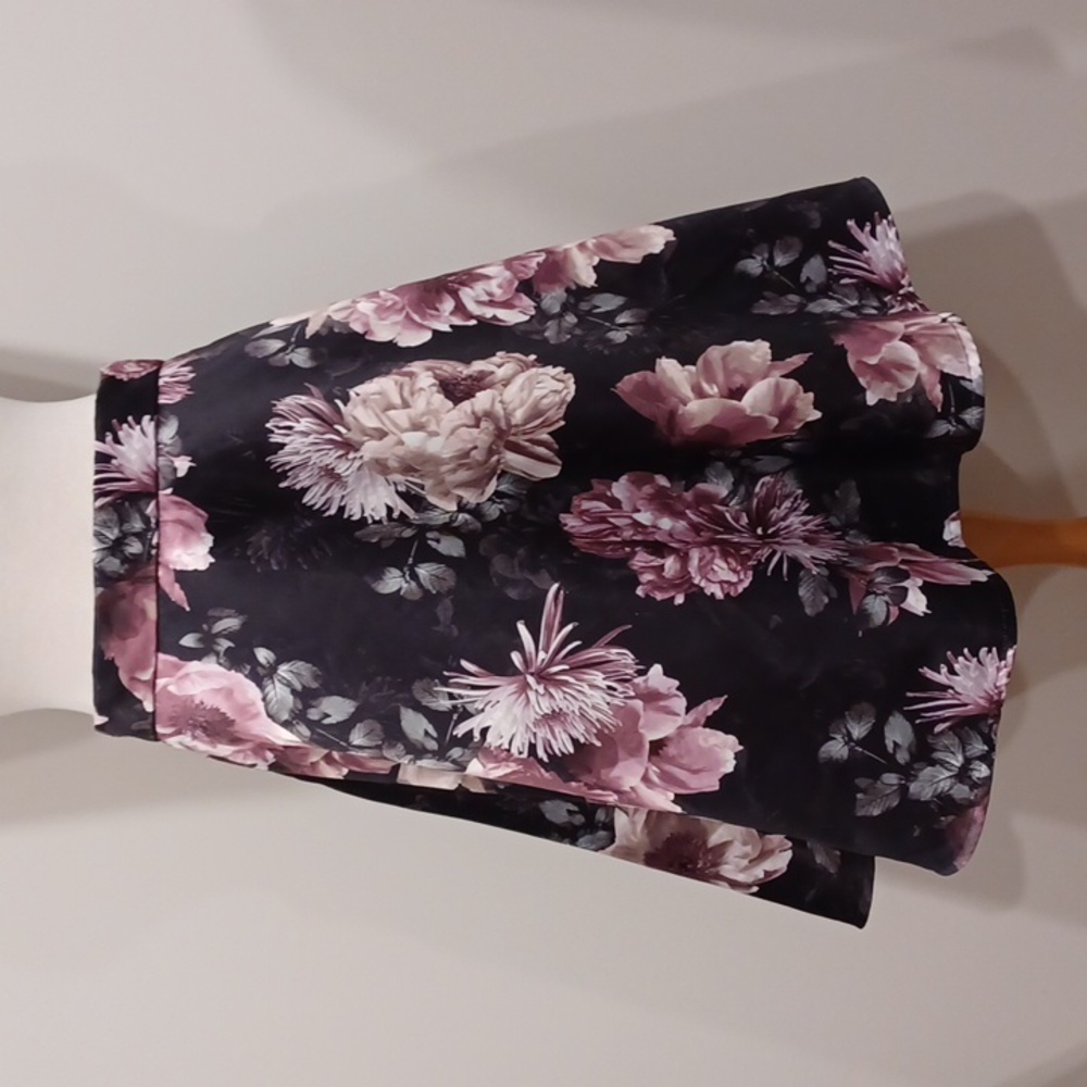 Le Chateau Floral Satin & Crinoline Circle Skirt- Sz. 10 - Picture 11 of 11